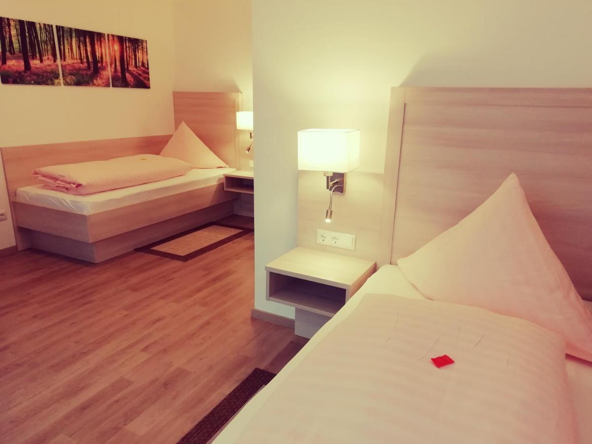 Buechelsteiner Hof Hotel Grattersdorf ภายนอก รูปภาพ