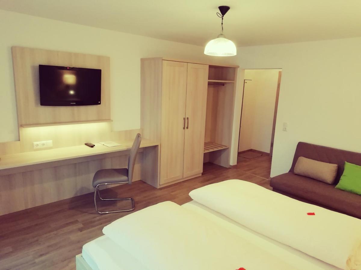 Buechelsteiner Hof Hotel Grattersdorf ภายนอก รูปภาพ